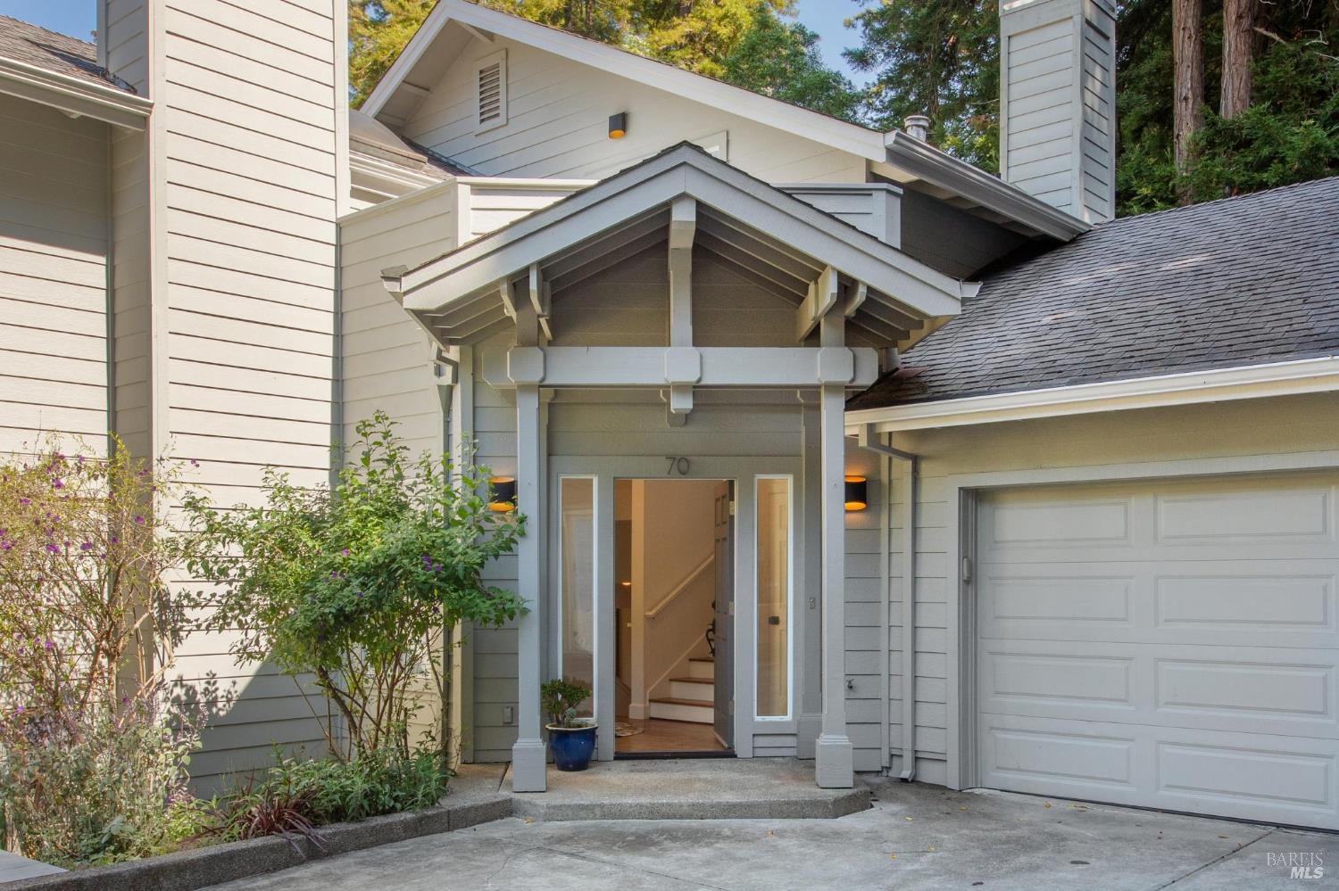 Detail Gallery Image 3 of 63 For 70 Madrone Park Cir, Mill Valley,  CA 94941 - 4 Beds | 2/1 Baths