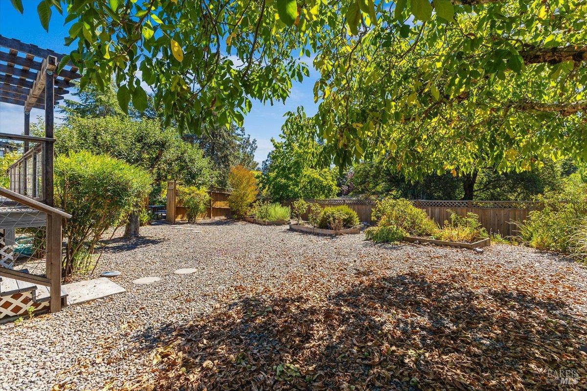 Detail Gallery Image 45 of 60 For 607 Scotland Dr, Santa Rosa,  CA 95409 - 3 Beds | 2/1 Baths