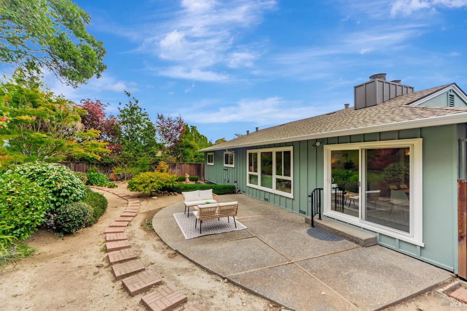 Detail Gallery Image 29 of 41 For 8 Riviera Pl, San Rafael,  CA 94901 - 3 Beds | 2 Baths