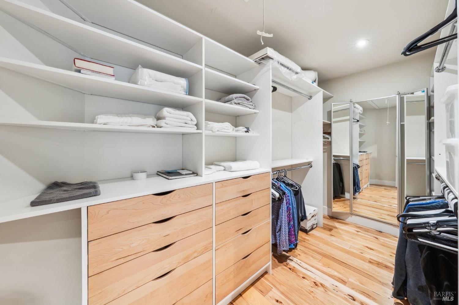 Detail Gallery Image 19 of 31 For 1554 Centennial Cir, Calistoga,  CA 94515 - 3 Beds | 2/1 Baths