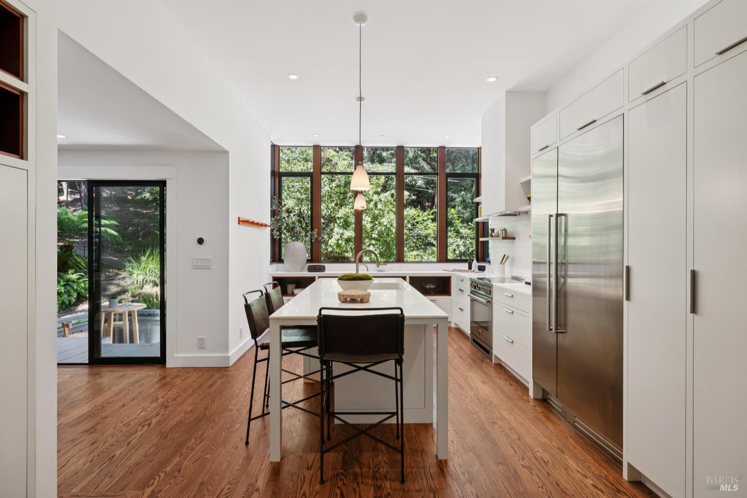 Detail Gallery Image 20 of 91 For 28 Marsh Dr, Mill Valley,  CA 94941 - 6 Beds | 4/1 Baths