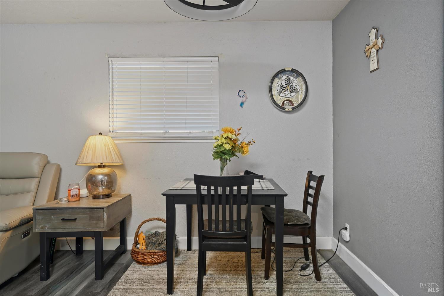 Detail Gallery Image 15 of 26 For 19300 Mountain Mdws, Hidden Valley Lake,  CA 95467 - 4 Beds | 2 Baths