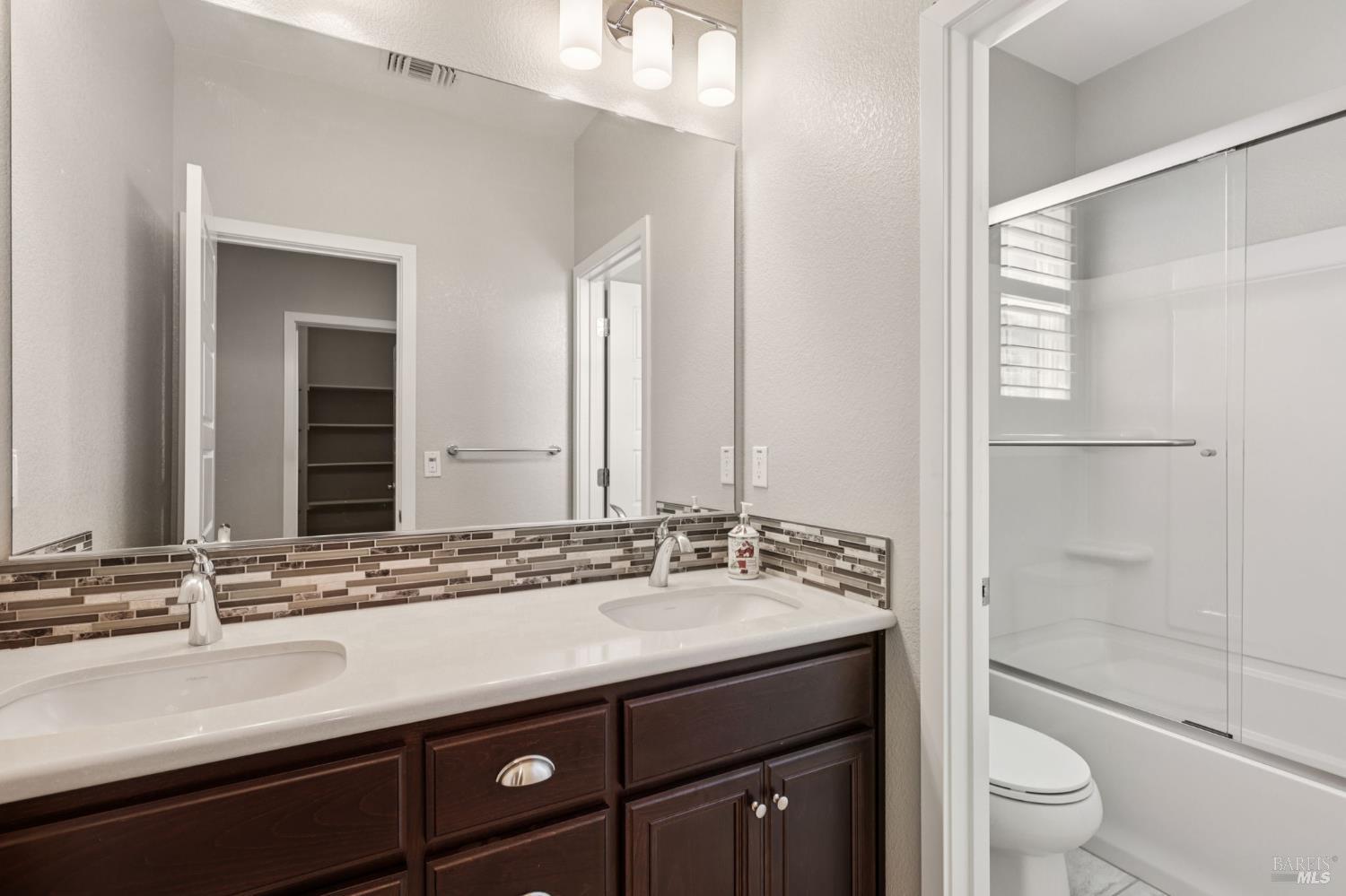 Detail Gallery Image 19 of 33 For 5342 Kelliann Pl, Rohnert Park,  CA 94928 - 4 Beds | 3 Baths