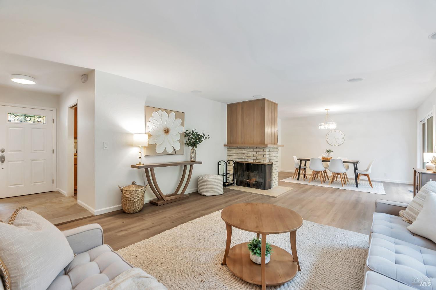 Detail Gallery Image 14 of 41 For 8 Riviera Pl, San Rafael,  CA 94901 - 3 Beds | 2 Baths