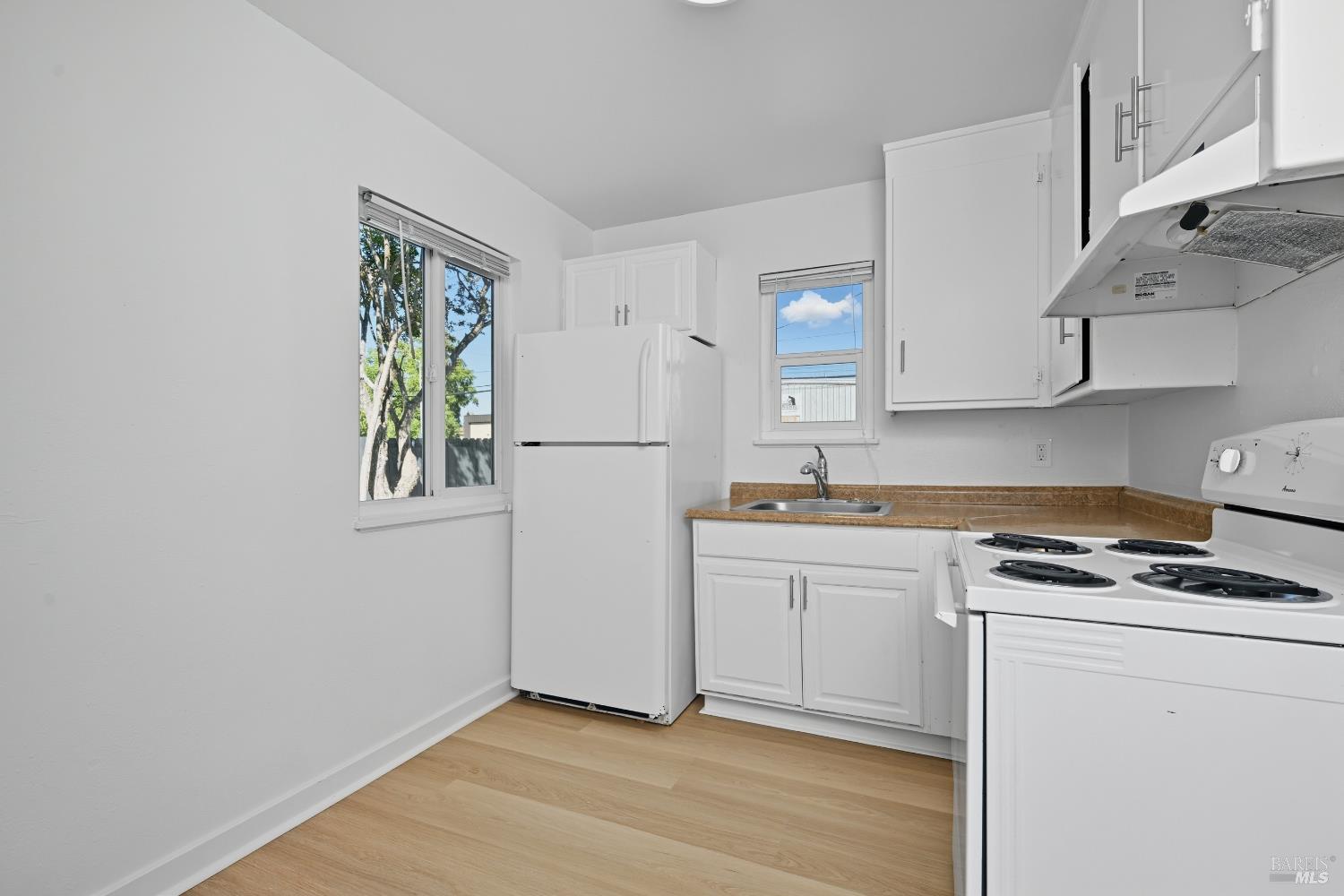 Detail Gallery Image 17 of 25 For 223 Decker St, Santa Rosa,  CA 95401 - 2 Beds | 2 Baths
