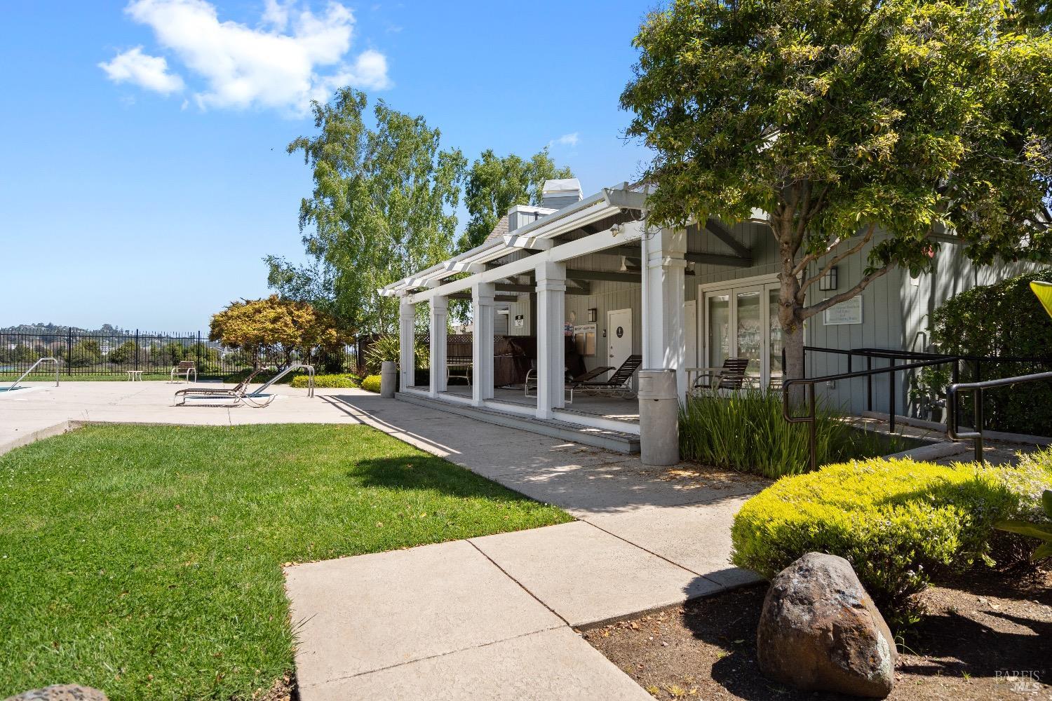 Detail Gallery Image 45 of 54 For 55 Dowitcher Way, San Rafael,  CA 94901 - 3 Beds | 2/1 Baths
