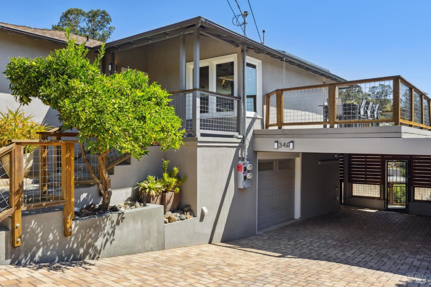 Detail Gallery Image 2 of 91 For 34 Broadview Dr, San Rafael,  CA 94901 - 4 Beds | 4 Baths