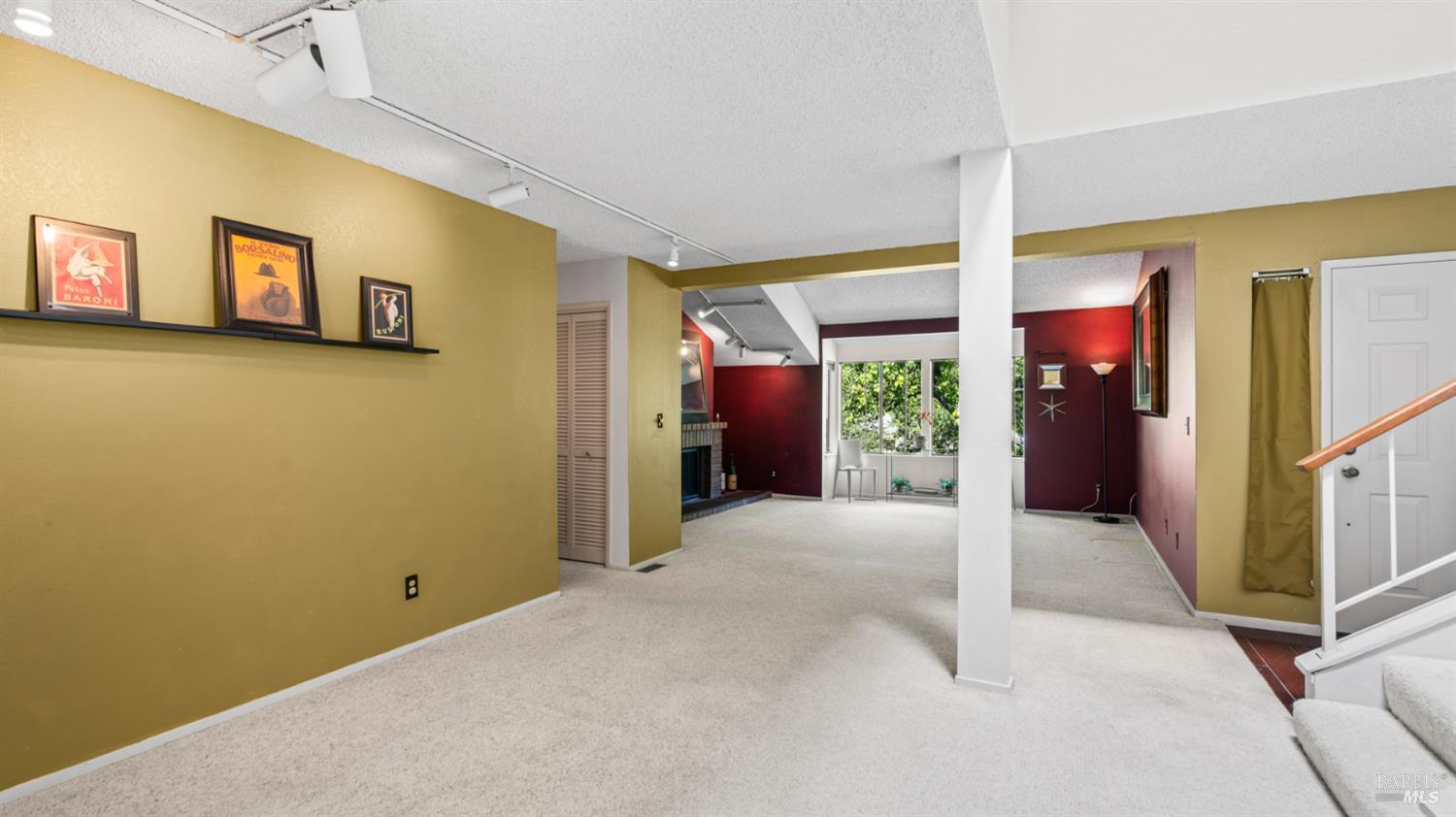 Detail Gallery Image 7 of 41 For 16 Elegant Tern Rd, Novato,  CA 94949 - 3 Beds | 2/1 Baths