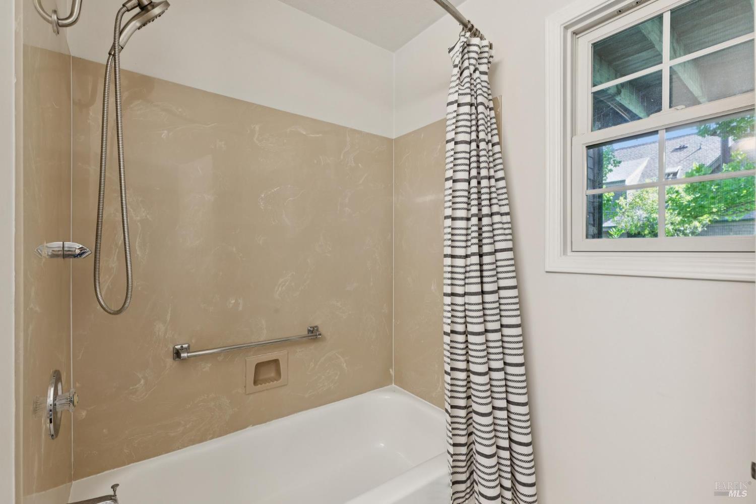 Detail Gallery Image 33 of 52 For 775 Miller Ave, Mill Valley,  CA 94941 - 1 Beds | 1 Baths