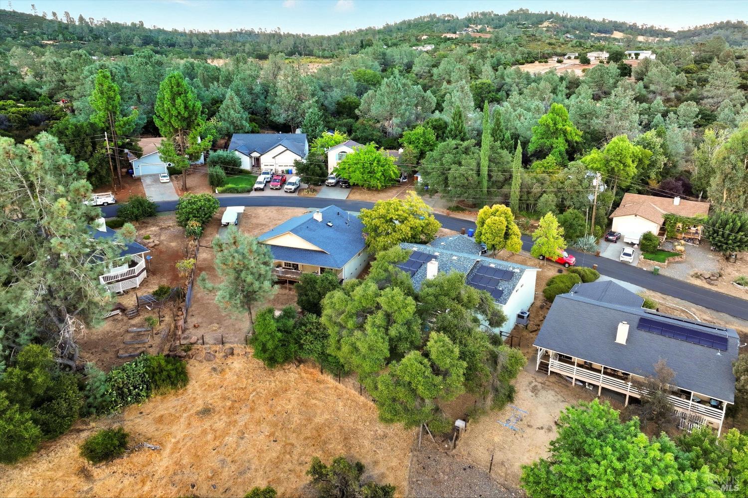 Detail Gallery Image 31 of 42 For 19231 Ravenhill Rd, Hidden Valley Lake,  CA 95467 - 3 Beds | 2 Baths