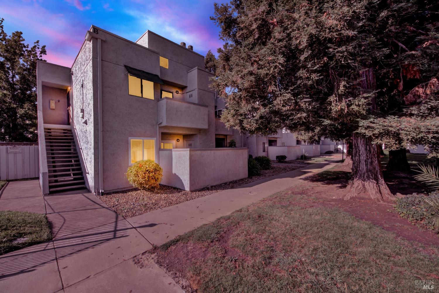 Detail Gallery Image 1 of 42 For 225 Pennsylvania Ave #B5,  Fairfield,  CA 94533 - 2 Beds | 2 Baths