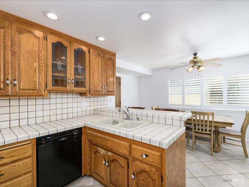 Detail Gallery Image 5 of 25 For 2431 Norton St, Napa,  CA 94558 - 3 Beds | 2 Baths