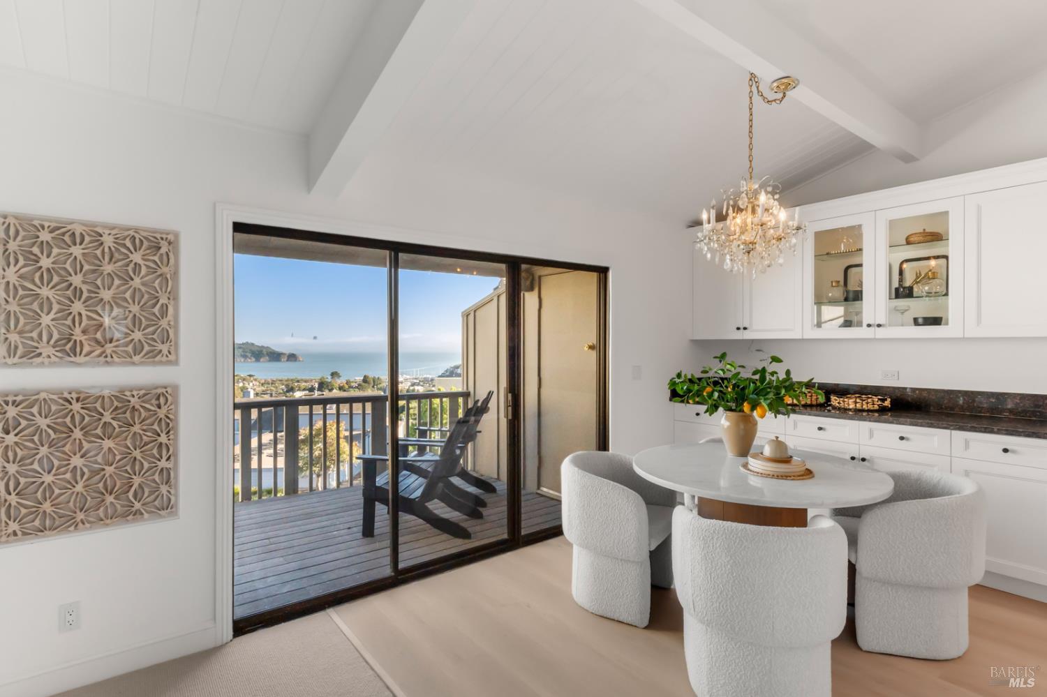 Detail Gallery Image 12 of 29 For 28 Marinero Cir #34,  Tiburon,  CA 94920 - 2 Beds | 1/1 Baths