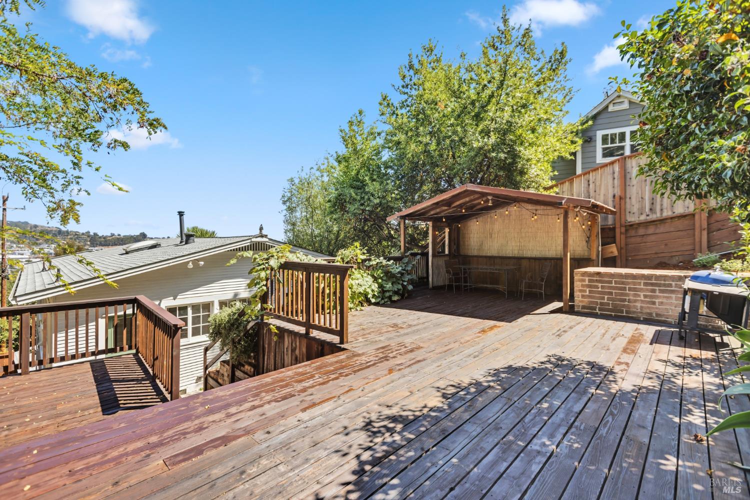 Detail Gallery Image 25 of 33 For 19 Roberts Ave, San Rafael,  CA 94901 - 3 Beds | 2 Baths