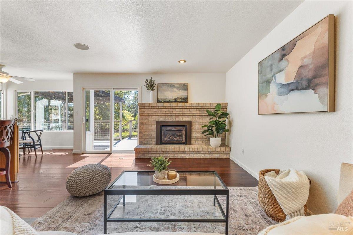 Detail Gallery Image 22 of 60 For 607 Scotland Dr, Santa Rosa,  CA 95409 - 3 Beds | 2/1 Baths