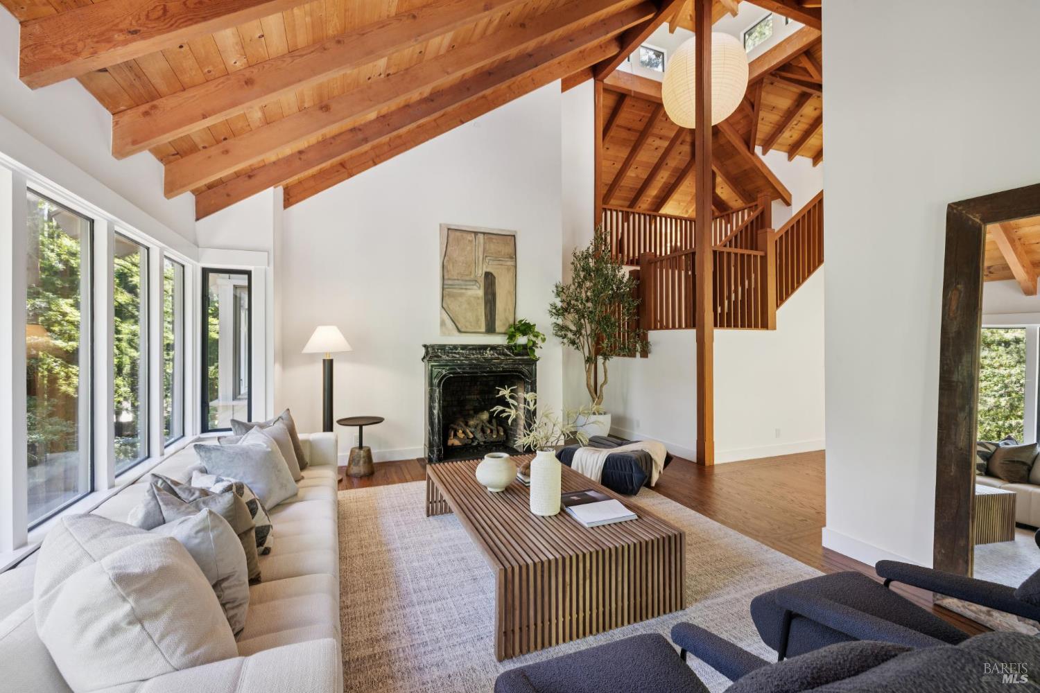 Detail Gallery Image 18 of 91 For 28 Marsh Dr, Mill Valley,  CA 94941 - 6 Beds | 4/1 Baths