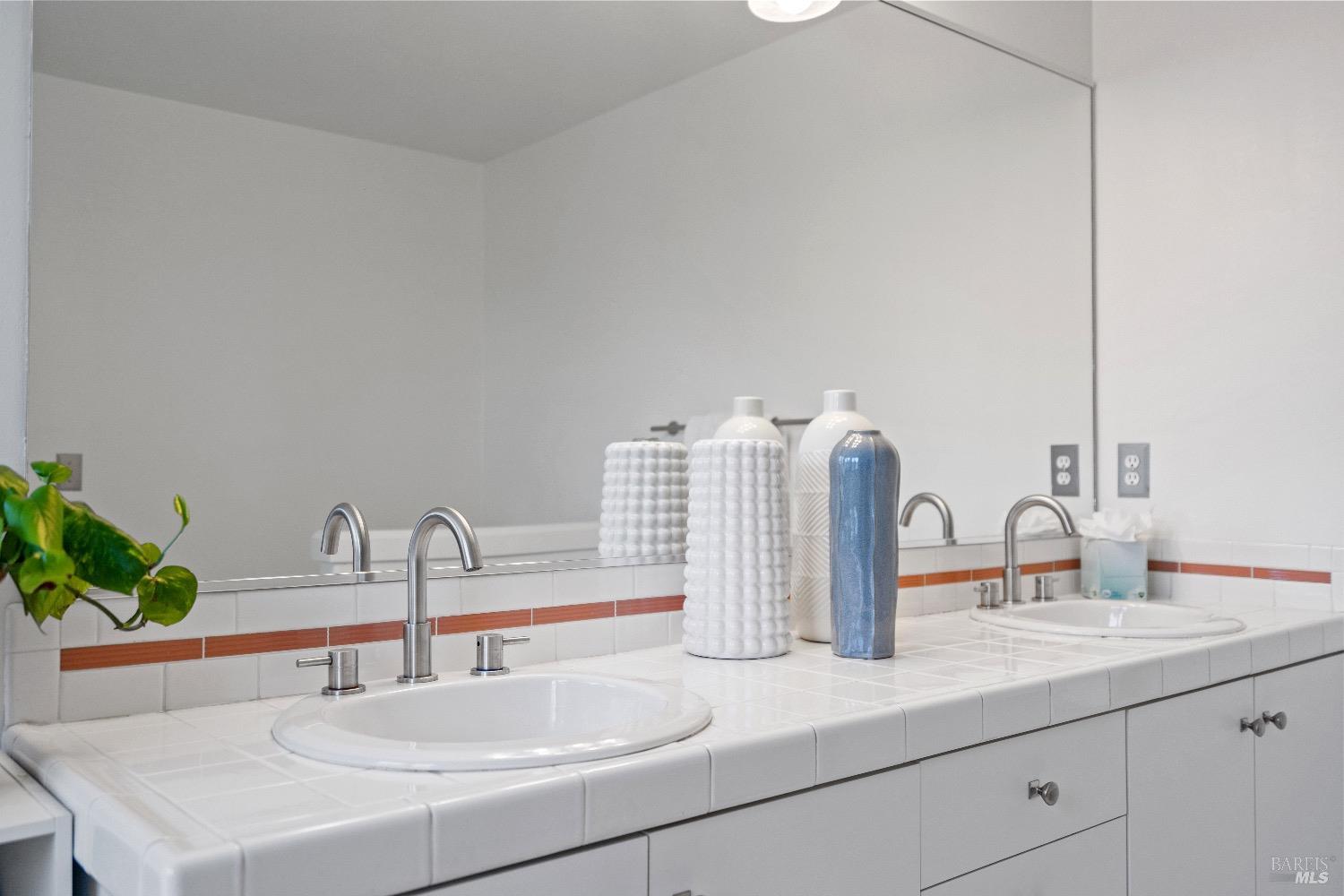 Detail Gallery Image 33 of 54 For 55 Dowitcher Way, San Rafael,  CA 94901 - 3 Beds | 2/1 Baths