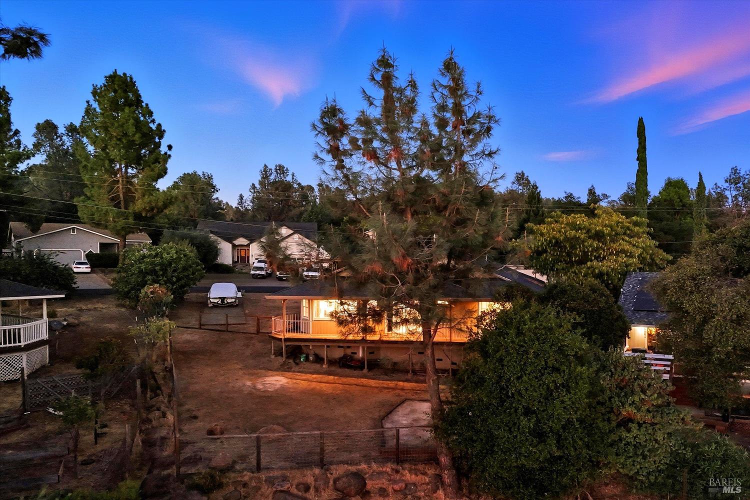 Detail Gallery Image 30 of 42 For 19231 Ravenhill Rd, Hidden Valley Lake,  CA 95467 - 3 Beds | 2 Baths