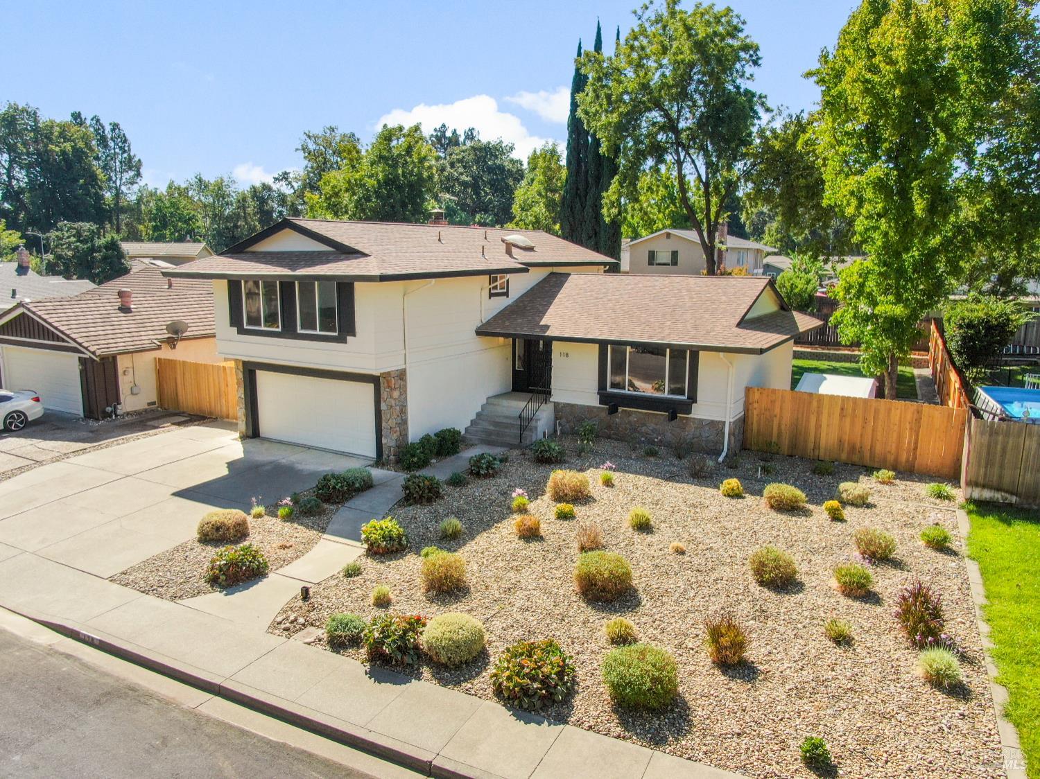 Detail Gallery Image 5 of 56 For 118 Salinas Dr, Vacaville,  CA 95688 - 4 Beds | 2/1 Baths