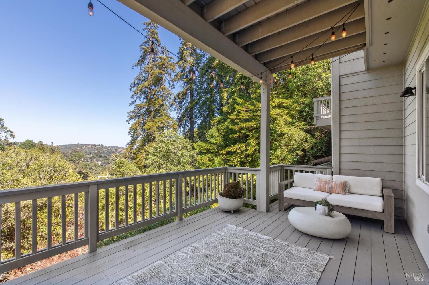 Detail Gallery Image 16 of 63 For 70 Madrone Park Cir, Mill Valley,  CA 94941 - 4 Beds | 2/1 Baths