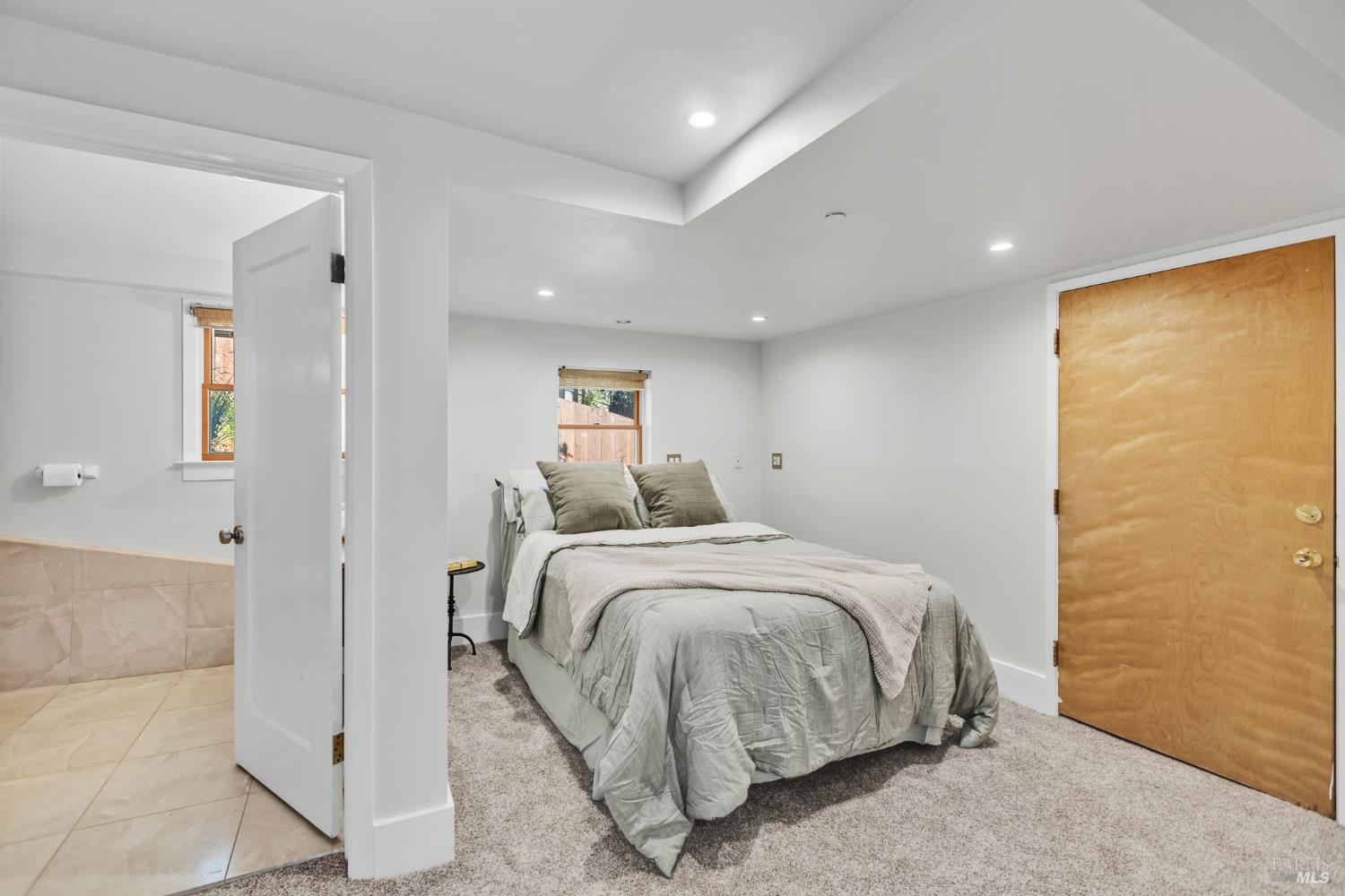 Detail Gallery Image 23 of 33 For 19 Roberts Ave, San Rafael,  CA 94901 - 3 Beds | 2 Baths