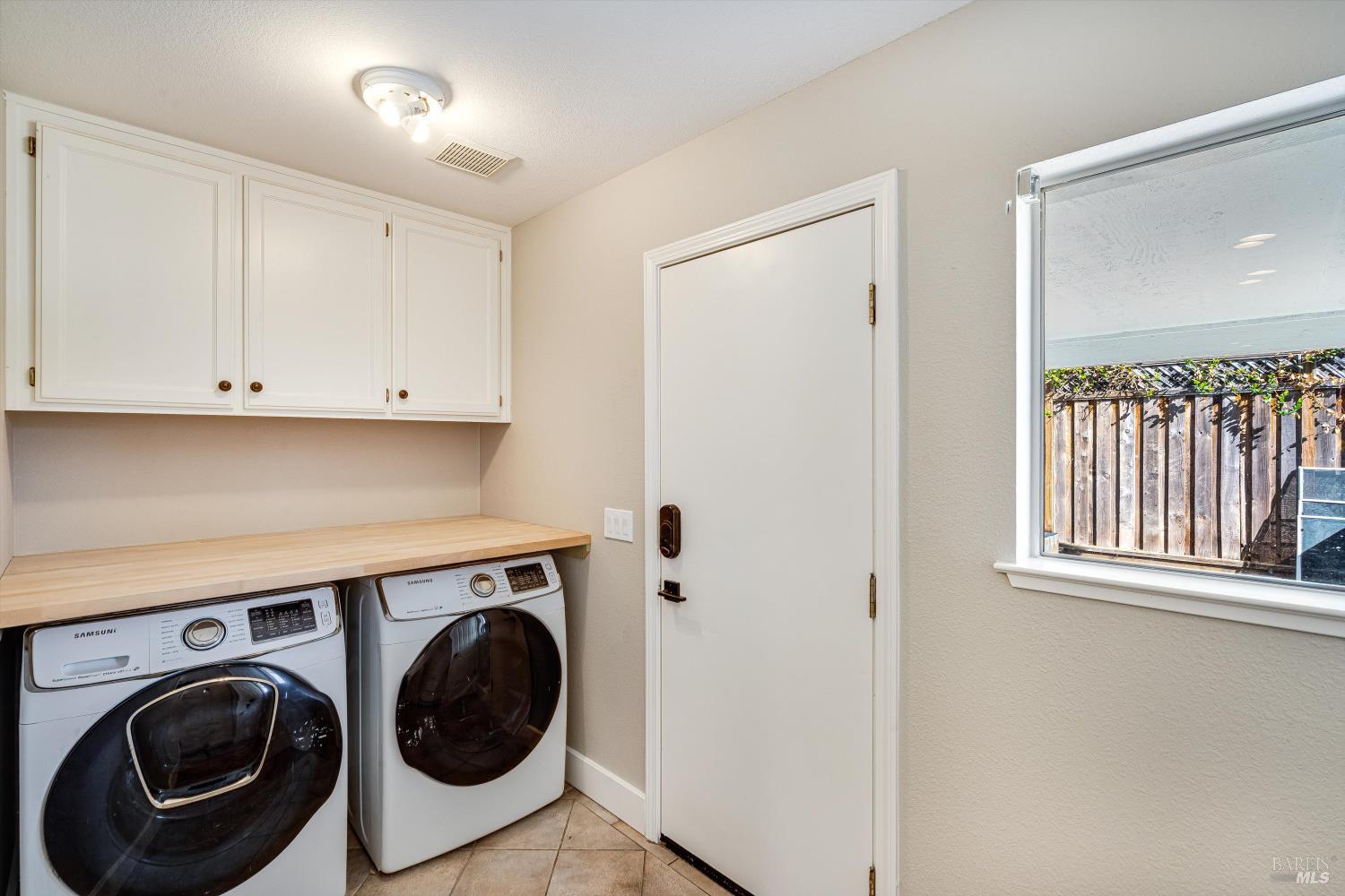 Detail Gallery Image 17 of 50 For 835 Knight St, Sonoma,  CA 95476 - 5 Beds | 4 Baths