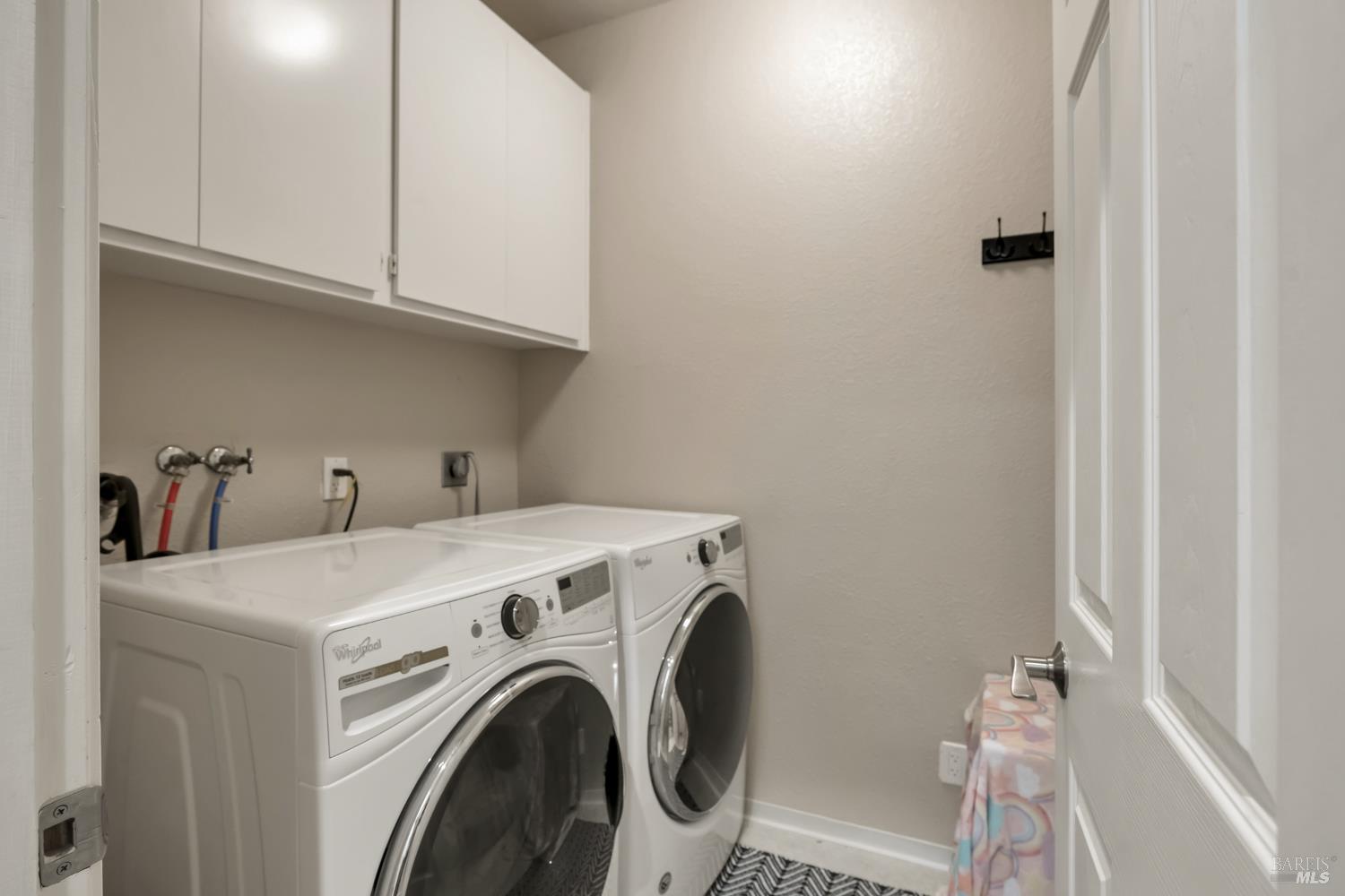 Detail Gallery Image 18 of 40 For 2003 Stonefield Ln, Santa Rosa,  CA 95403 - 2 Beds | 2/1 Baths