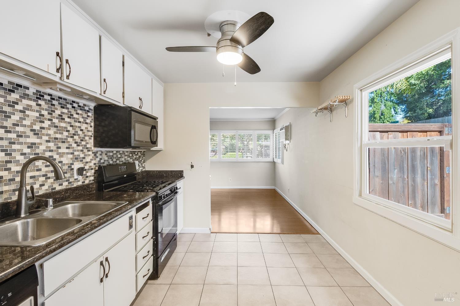 Detail Gallery Image 27 of 63 For 30 Goree Ct, Martinez,  CA 94553 - 3 Beds | 2 Baths