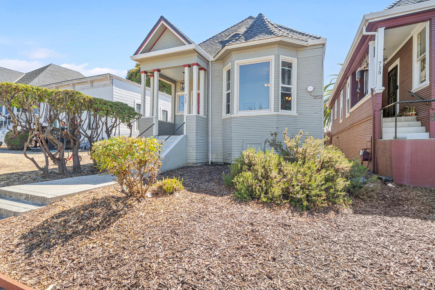 Detail Gallery Image 1 of 30 For 717 Ohio St, Vallejo,  CA 94590 - 2 Beds | 1 Baths