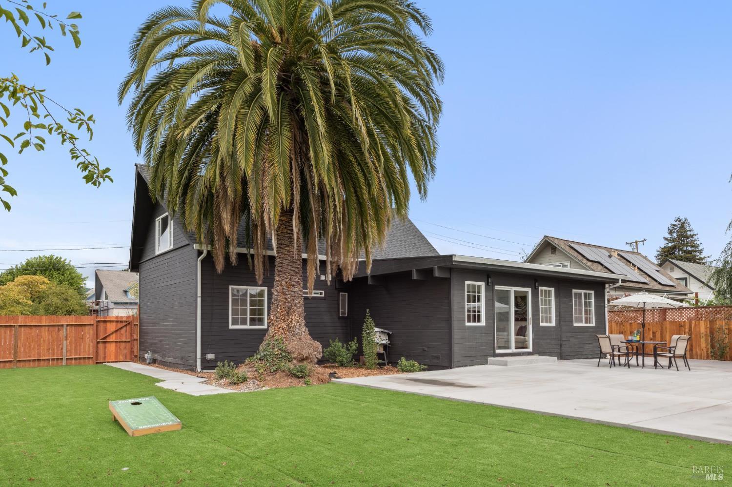 Detail Gallery Image 29 of 32 For 29 Alta Dr, Petaluma,  CA 94954 - 4 Beds | 2/1 Baths