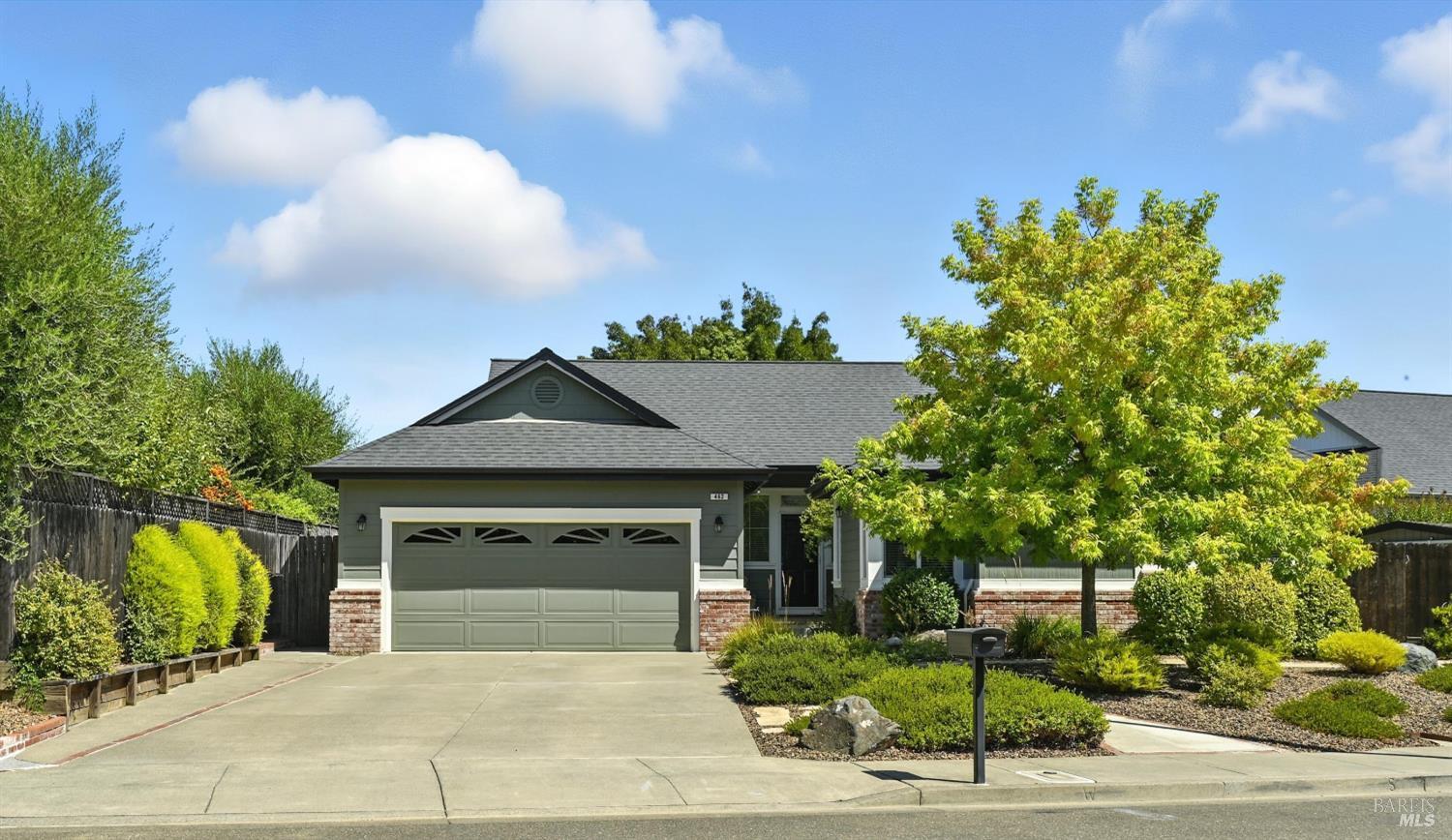 Detail Gallery Image 1 of 32 For 462 Riesling St, Cloverdale,  CA 95425 - 3 Beds | 2 Baths