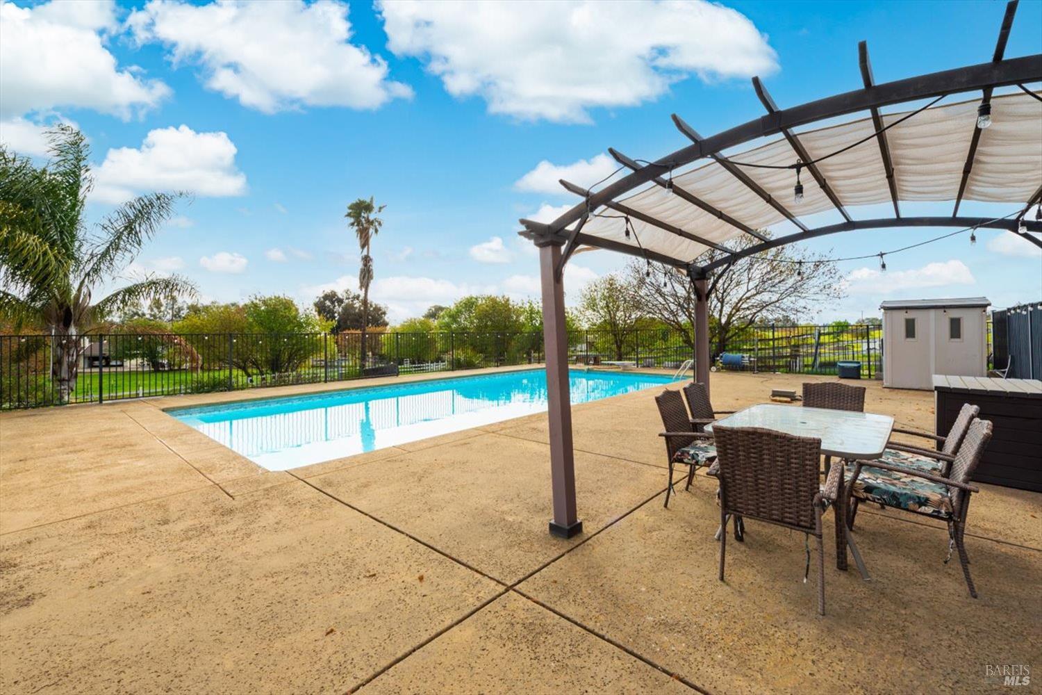 Detail Gallery Image 72 of 99 For 4265 Summerwood Ct, Vacaville,  CA 95688 - 4 Beds | 3/1 Baths