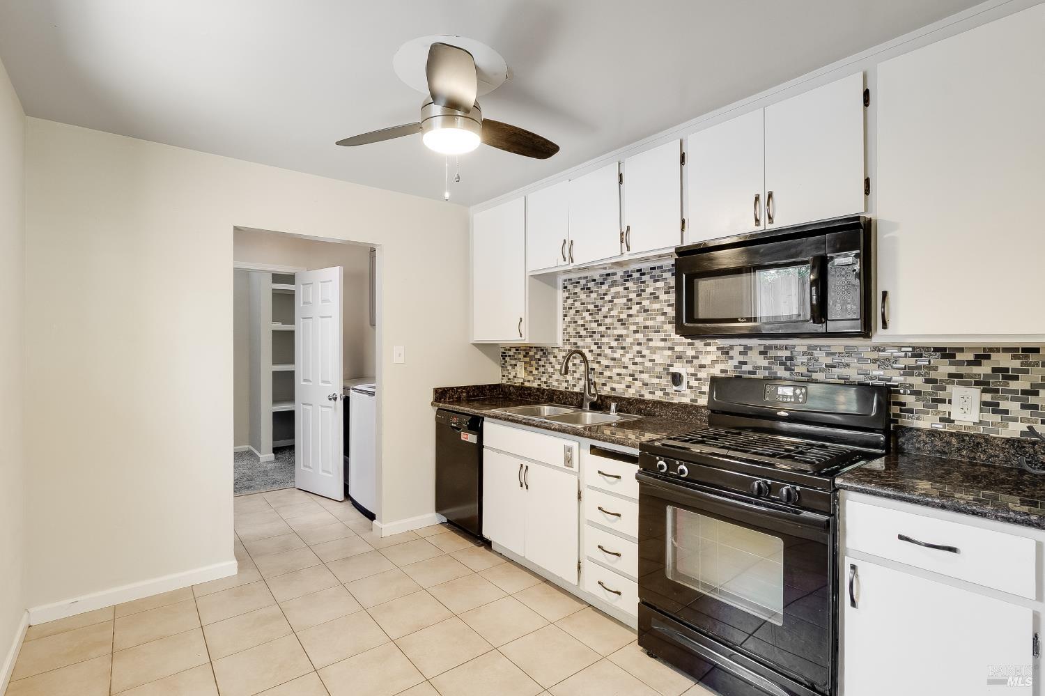 Detail Gallery Image 22 of 63 For 30 Goree Ct, Martinez,  CA 94553 - 3 Beds | 2 Baths