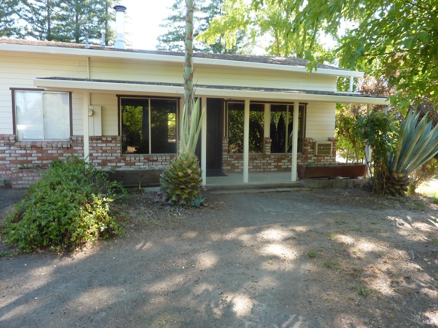 Detail Gallery Image 8 of 31 For 548 Milani Dr, Ukiah,  CA 95482 - 2 Beds | 1 Baths
