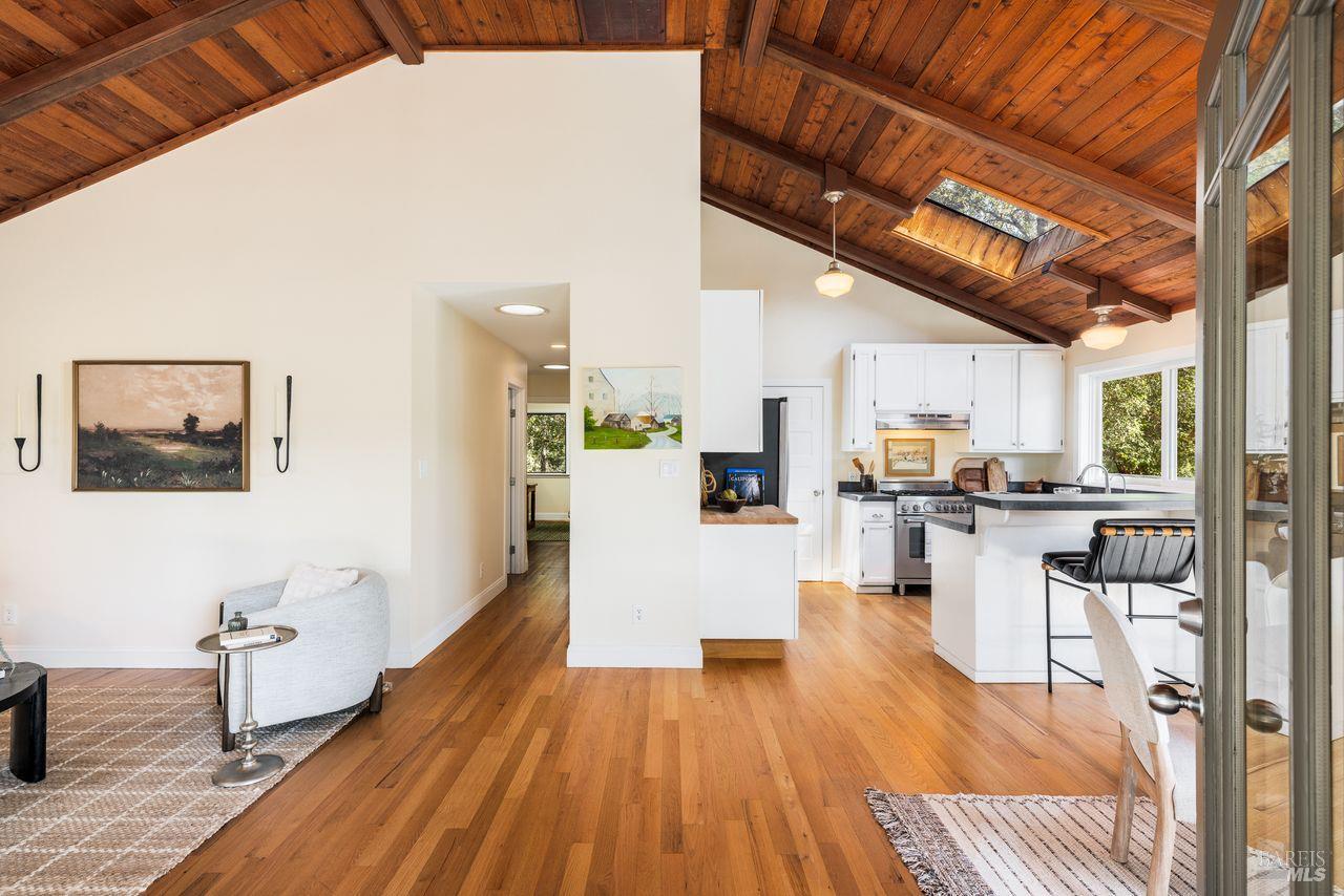 Detail Gallery Image 6 of 33 For 1988 Jameson Rd, Healdsburg,  CA 95448 - 3 Beds | 2 Baths