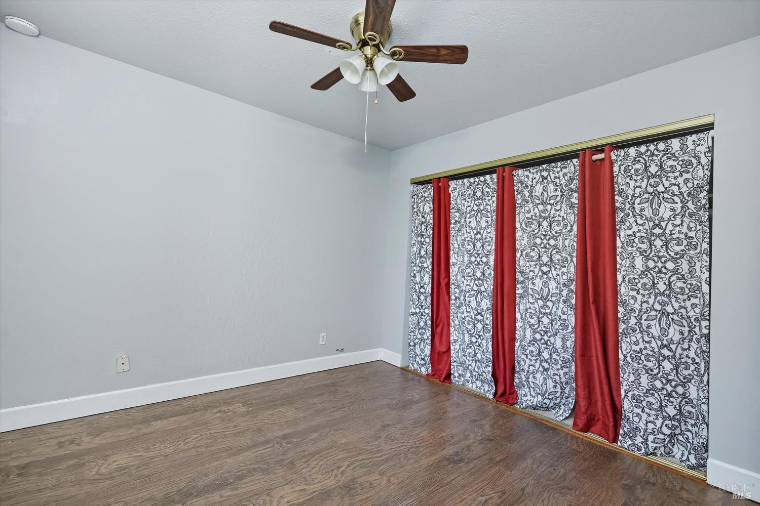 Detail Gallery Image 11 of 26 For 19300 Mountain Mdws, Hidden Valley Lake,  CA 95467 - 4 Beds | 2 Baths