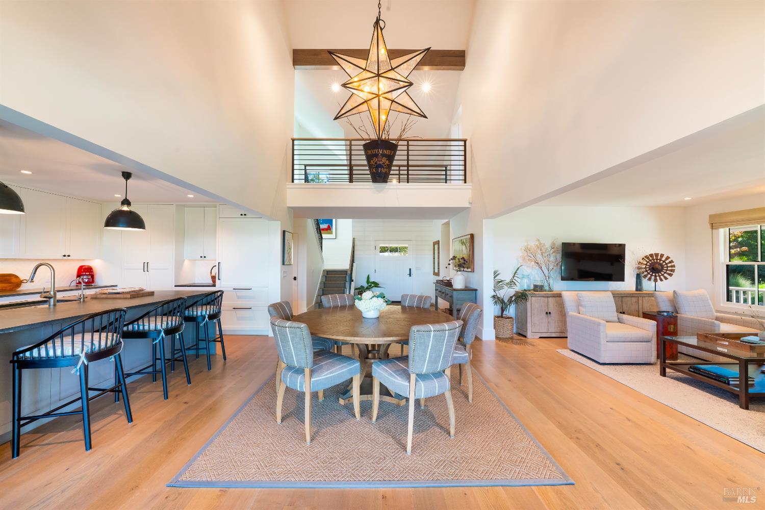 Detail Gallery Image 5 of 55 For 6317 W Dry Creek Rd, Healdsburg,  CA 95448 - 3 Beds | 3/1 Baths