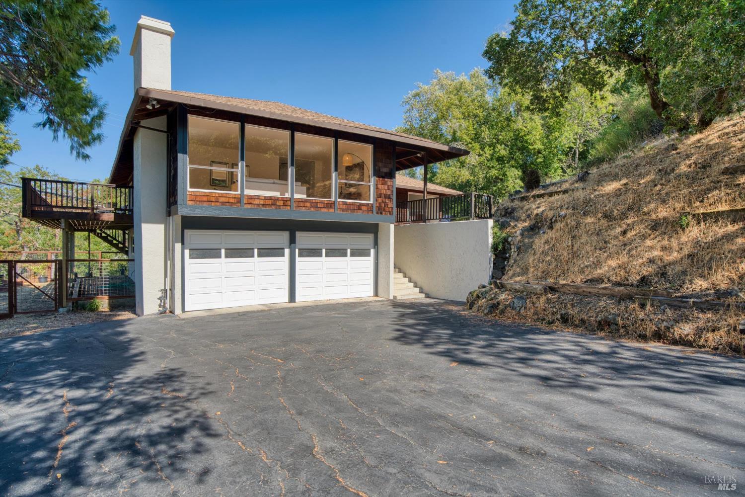 Detail Gallery Image 2 of 49 For 131 Legend Rd, San Anselmo,  CA 94960 - 3 Beds | 2 Baths