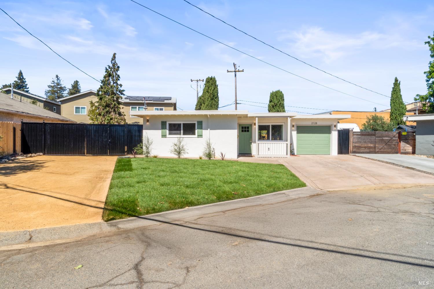 Detail Gallery Image 2 of 44 For 2128 Ethel Porter Dr, Napa,  CA 94558 - 3 Beds | 1 Baths