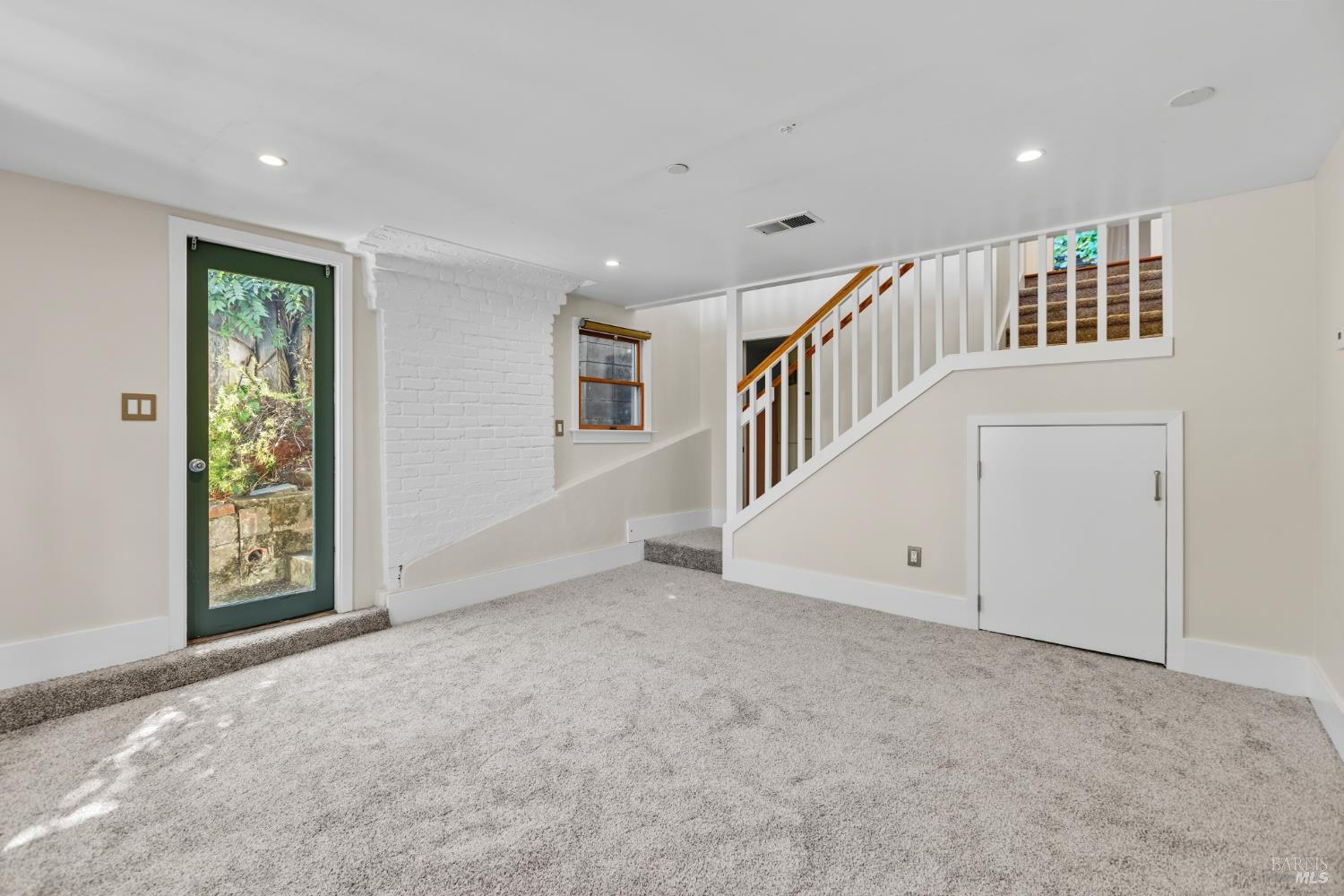 Detail Gallery Image 20 of 33 For 19 Roberts Ave, San Rafael,  CA 94901 - 3 Beds | 2 Baths