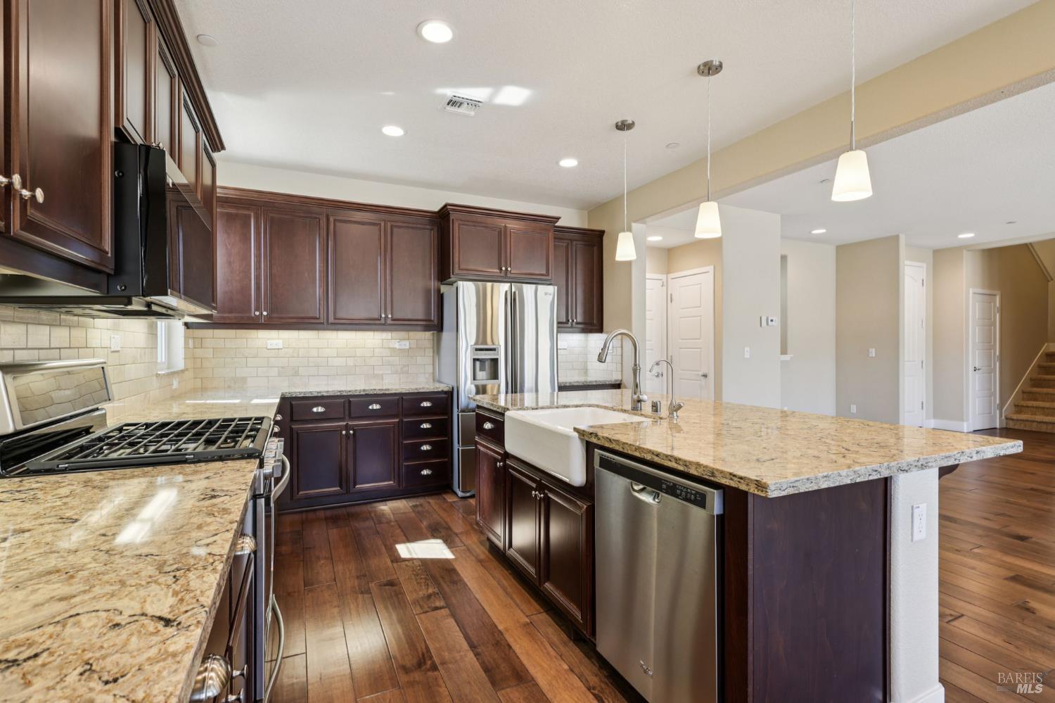 Detail Gallery Image 6 of 33 For 5342 Kelliann Pl, Rohnert Park,  CA 94928 - 4 Beds | 3 Baths