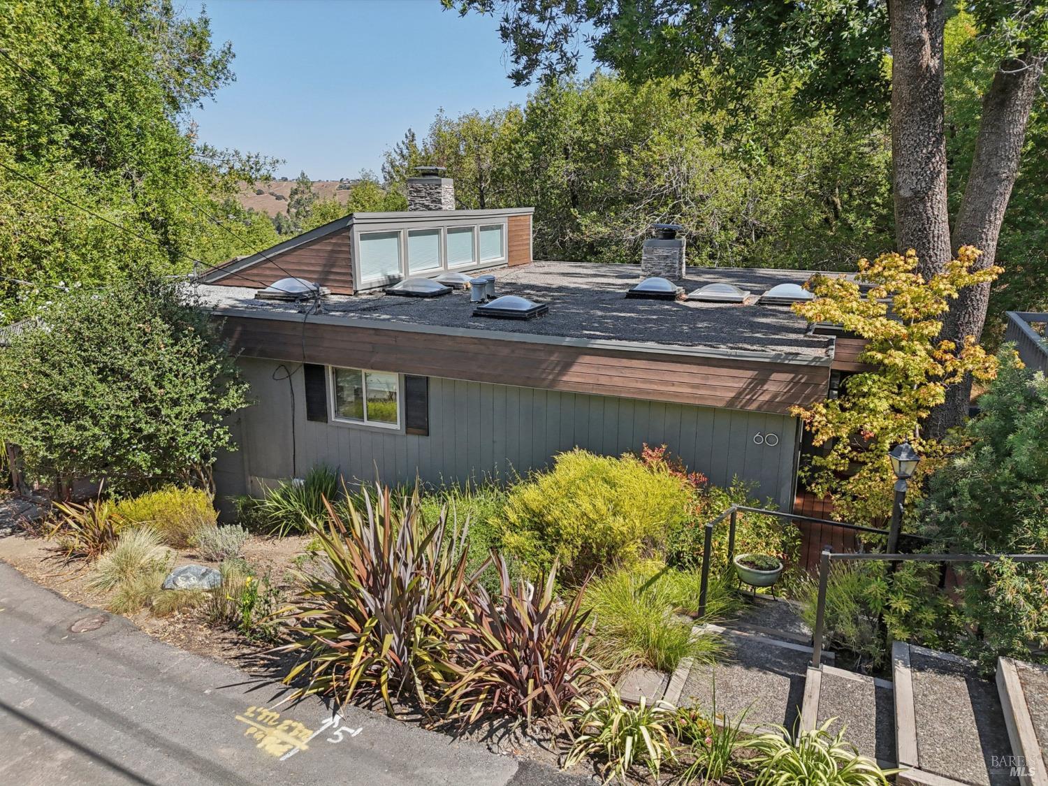 Detail Gallery Image 18 of 18 For 60 Crest Ave, San Anselmo,  CA 94960 - 3 Beds | 2/1 Baths