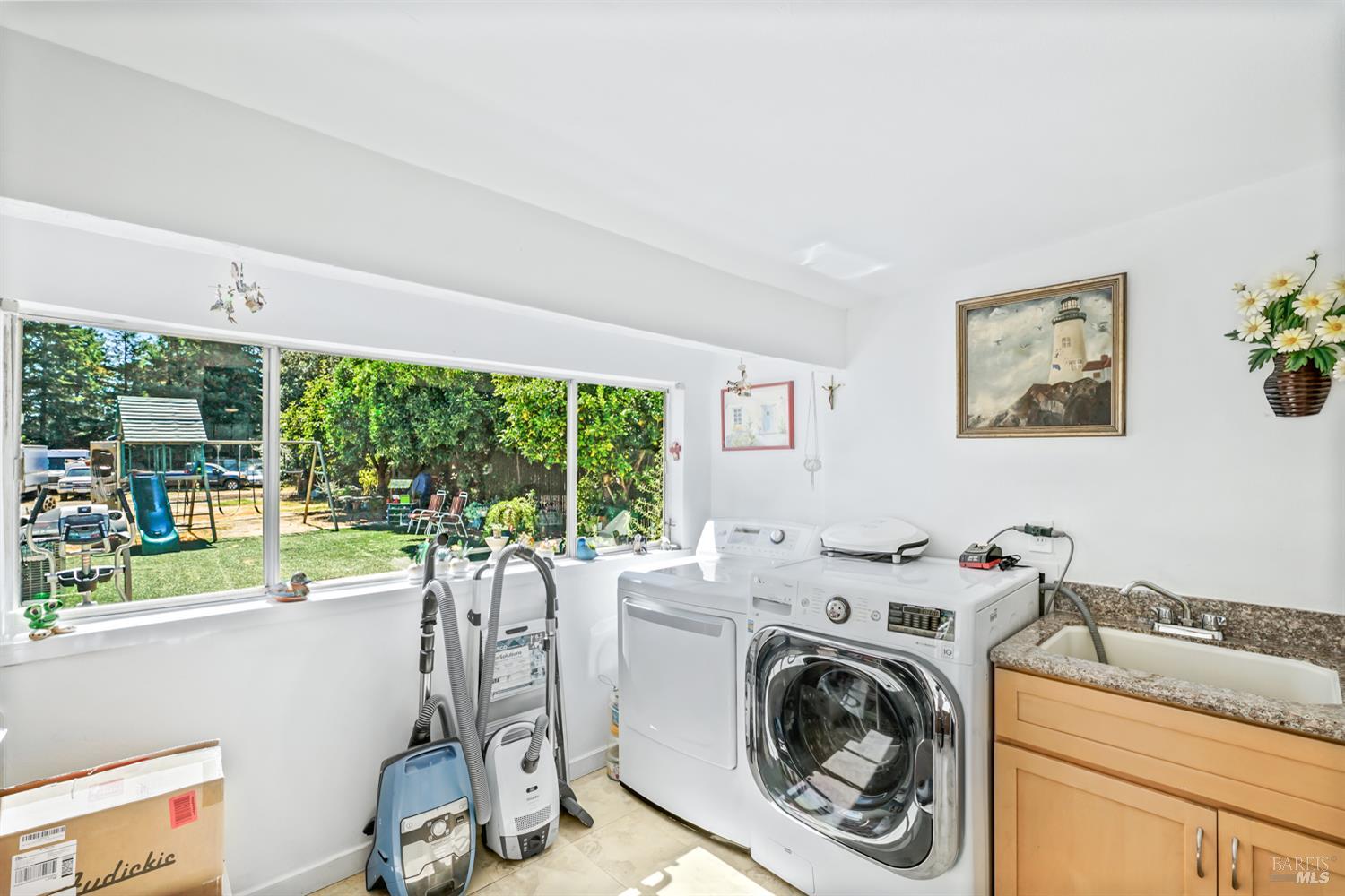 Detail Gallery Image 32 of 51 For 2131 W Pueblo Ave, Napa,  CA 94558 - 3 Beds | 2 Baths