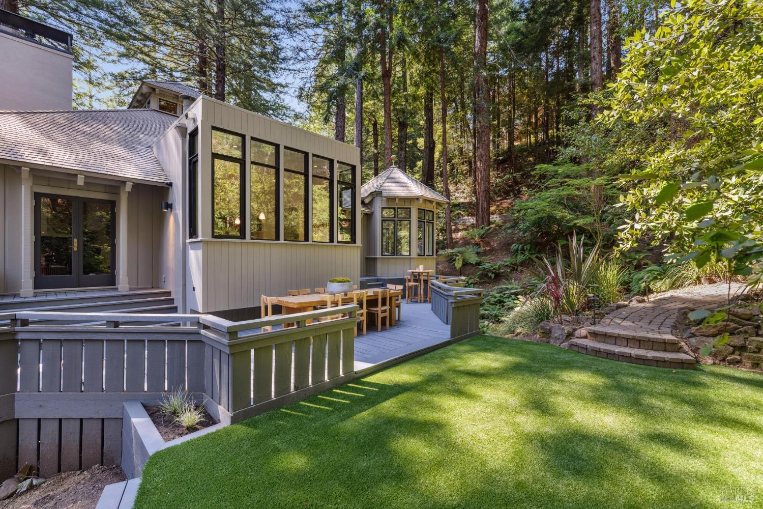 Detail Gallery Image 4 of 91 For 28 Marsh Dr, Mill Valley,  CA 94941 - 6 Beds | 4/1 Baths