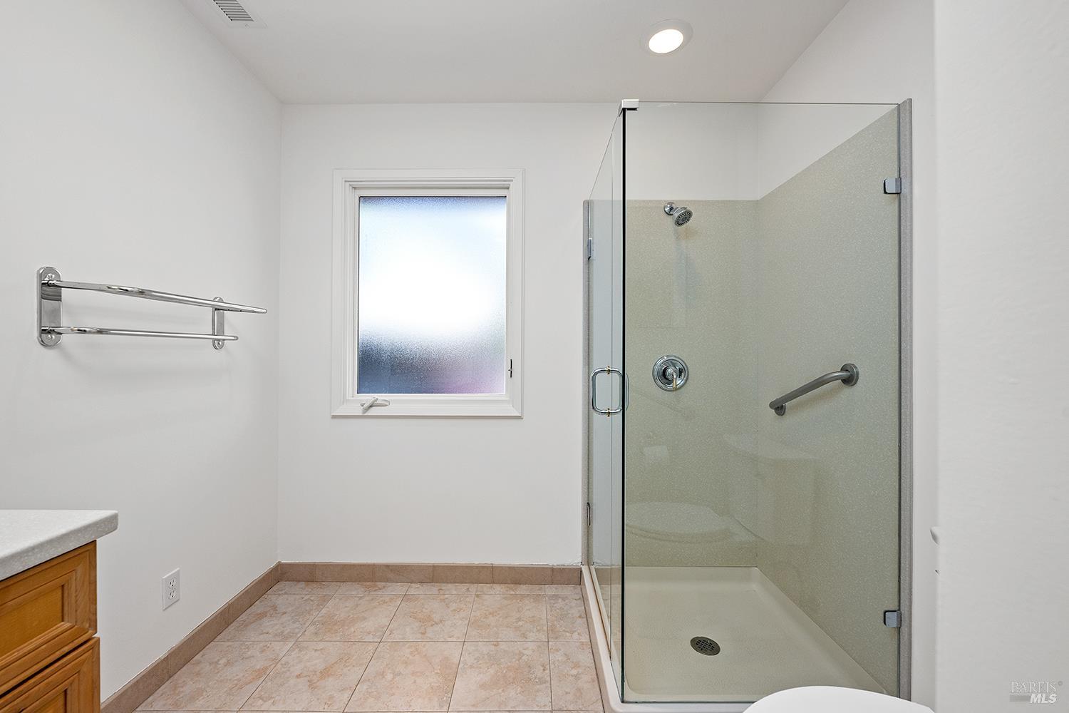 Detail Gallery Image 28 of 40 For 35 Salvador Way, San Rafael,  CA 94903 - 3 Beds | 3 Baths
