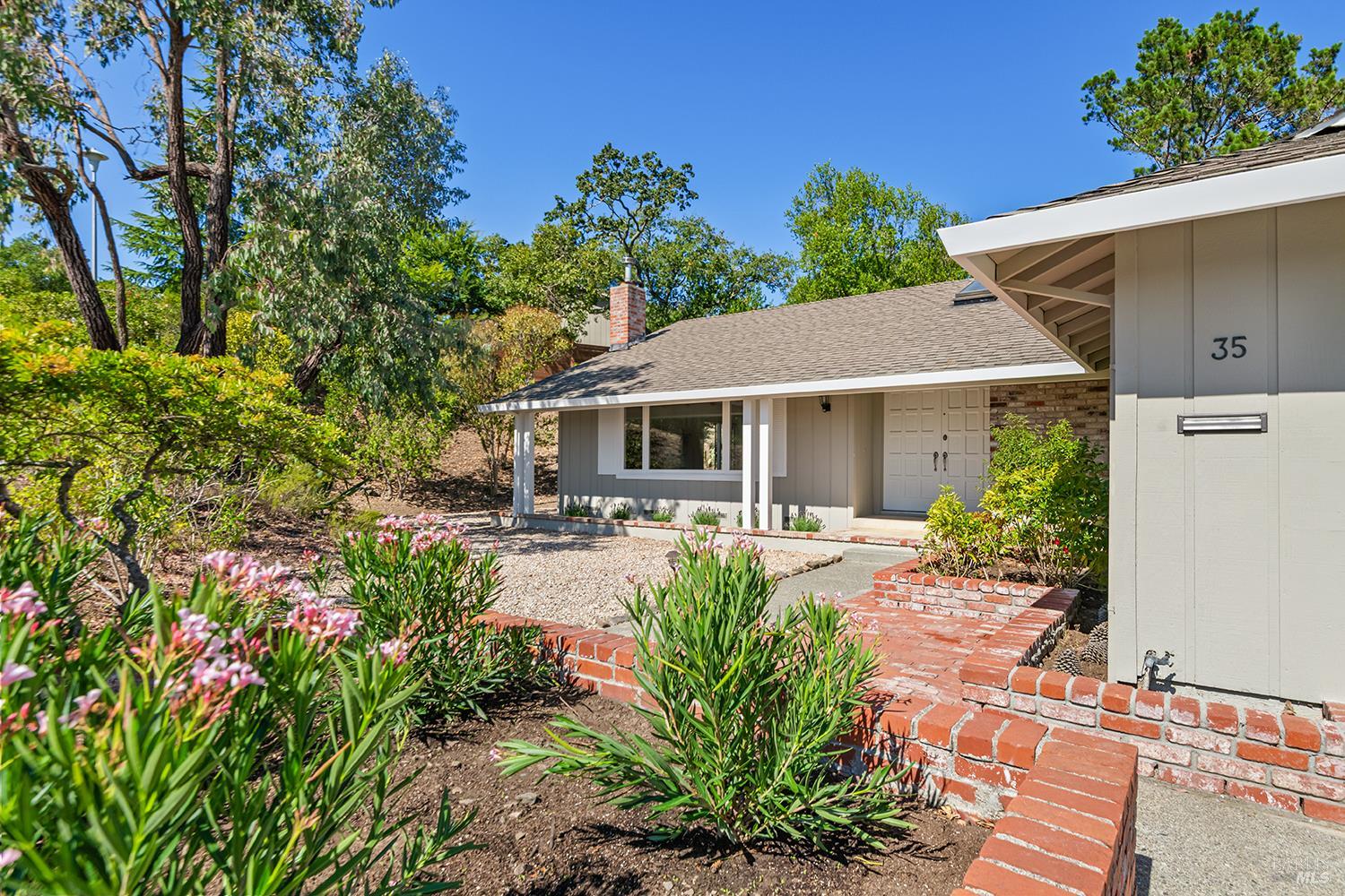 Detail Gallery Image 36 of 40 For 35 Salvador Way, San Rafael,  CA 94903 - 3 Beds | 3 Baths