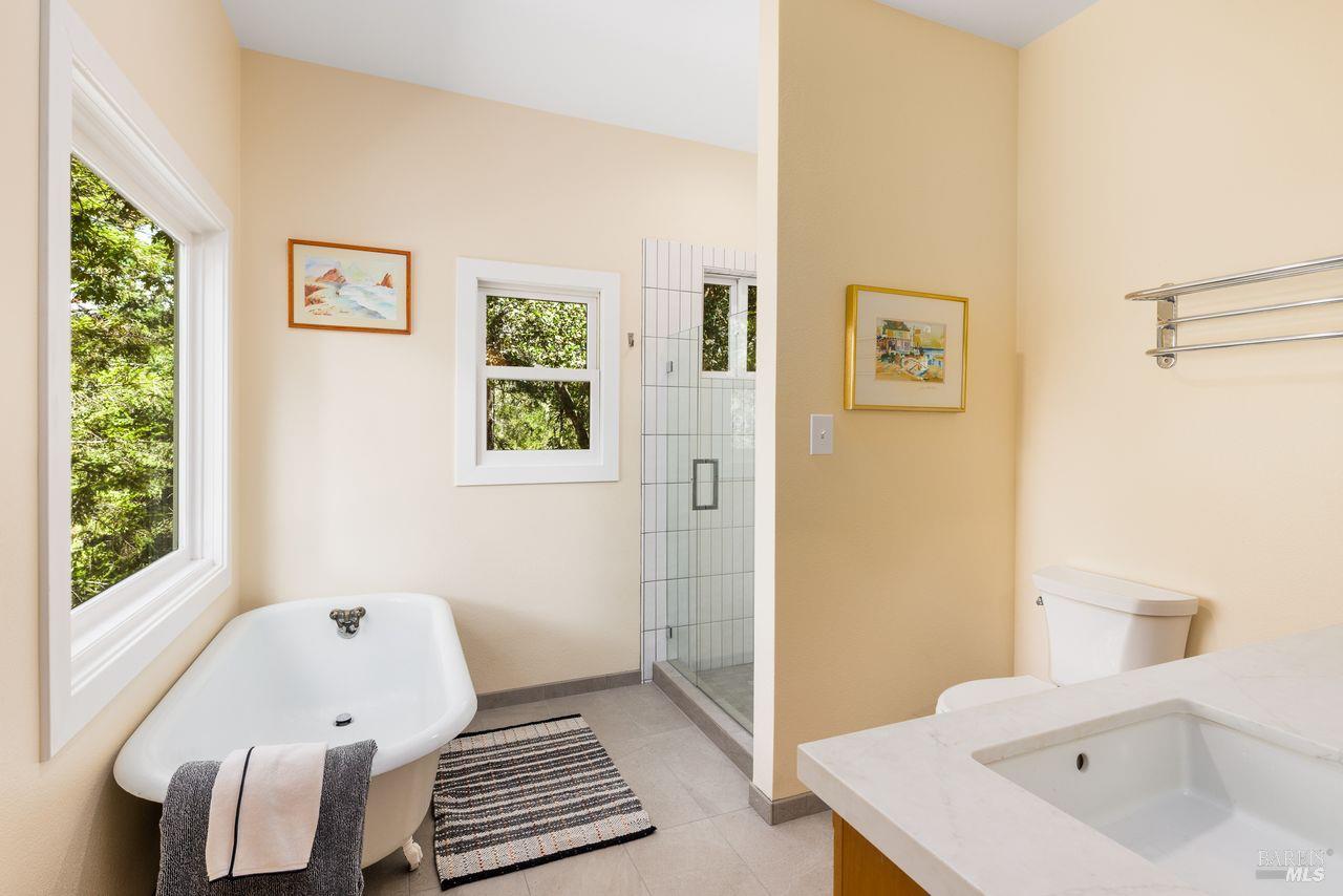 Detail Gallery Image 17 of 33 For 1988 Jameson Rd, Healdsburg,  CA 95448 - 3 Beds | 2 Baths
