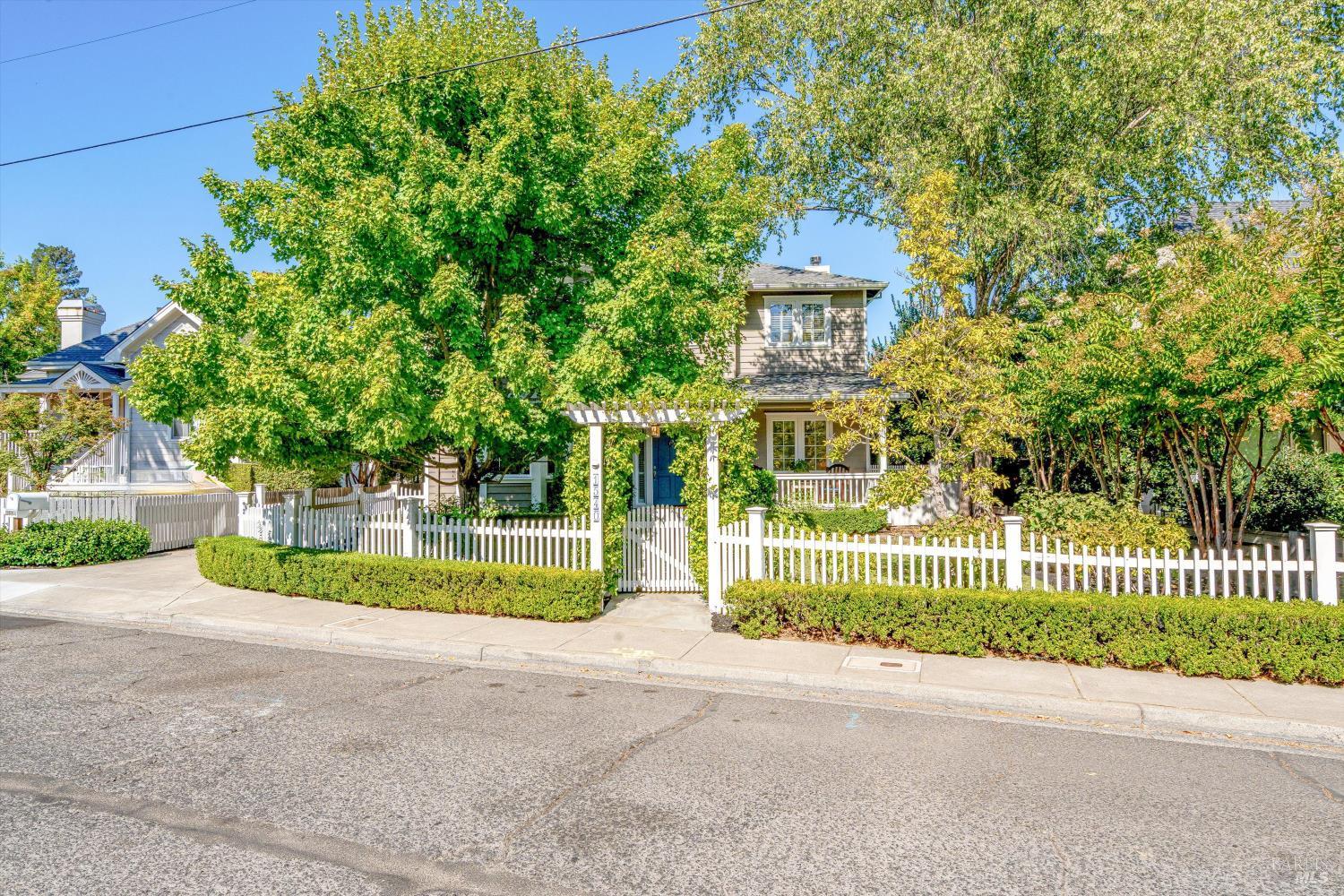 Detail Gallery Image 58 of 61 For 1540 Allyn Ave, Saint Helena,  CA 94574 - 4 Beds | 3 Baths