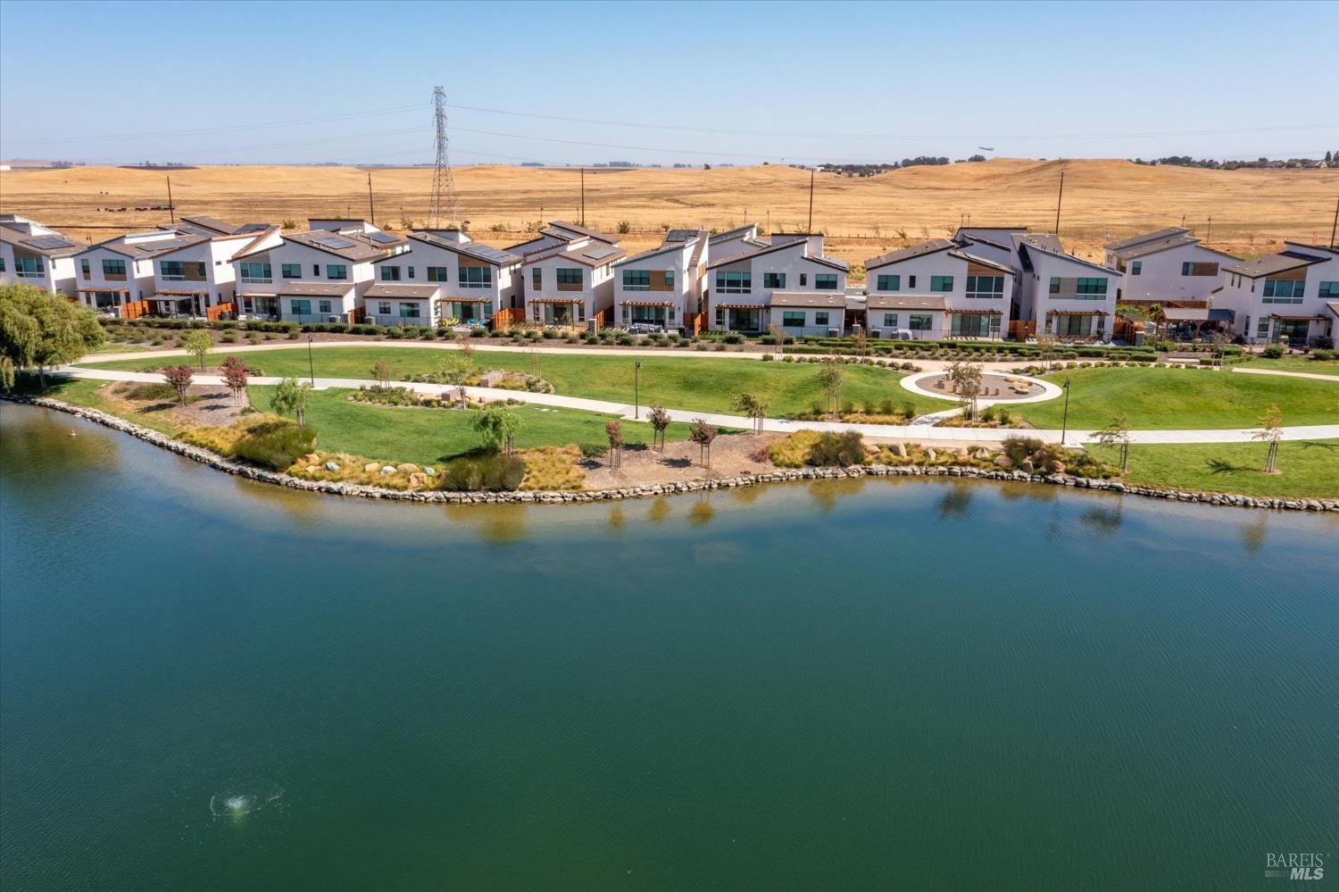 Detail Gallery Image 31 of 33 For 2371 Waterside Dr, Fairfield,  CA 94533 - 4 Beds | 3/1 Baths