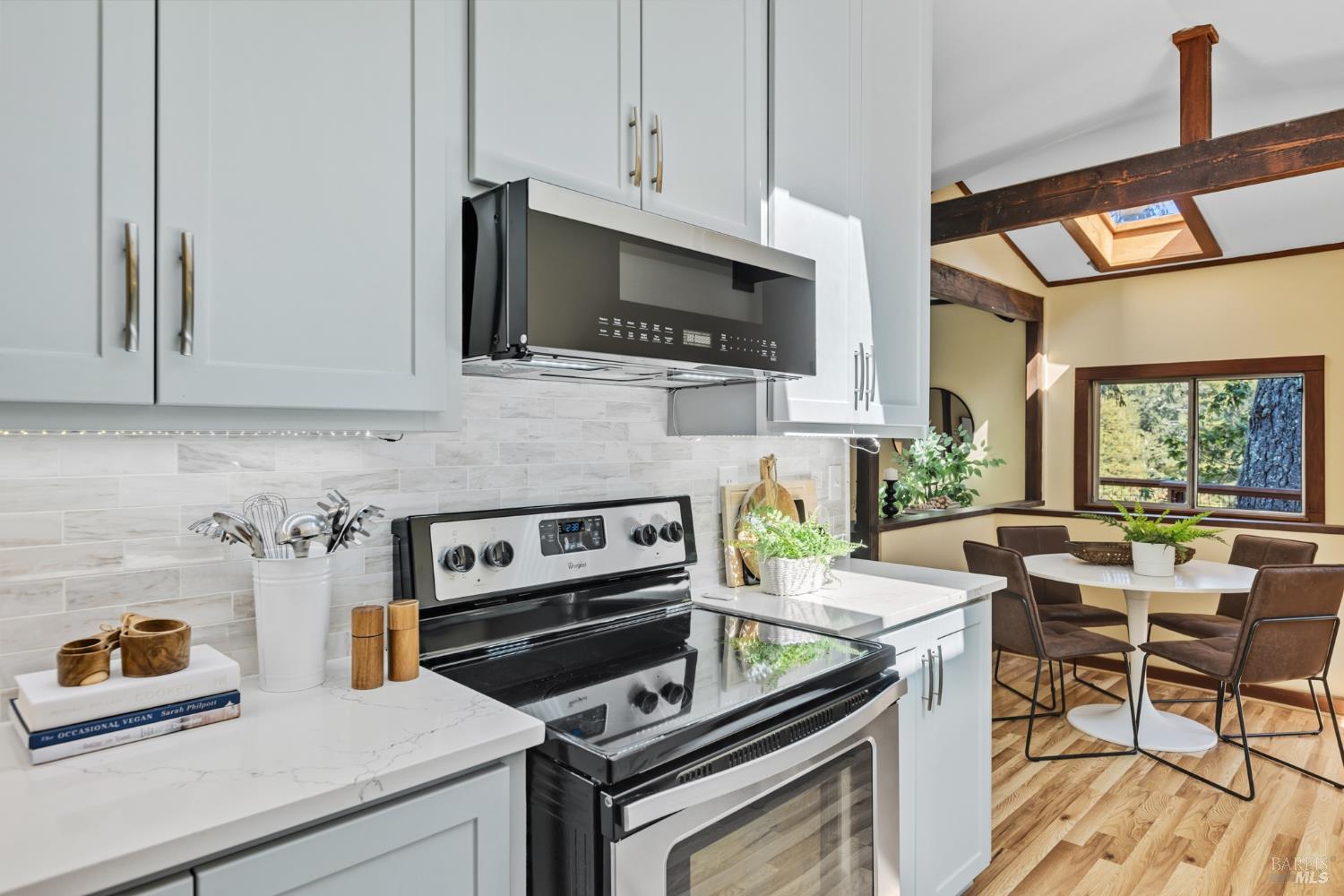 Detail Gallery Image 12 of 42 For 110 Alta Ave, Lagunitas,  CA 94938 - 2 Beds | 2 Baths